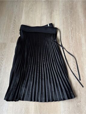Women's Black Pleated Midi Skirt with Waist Tie